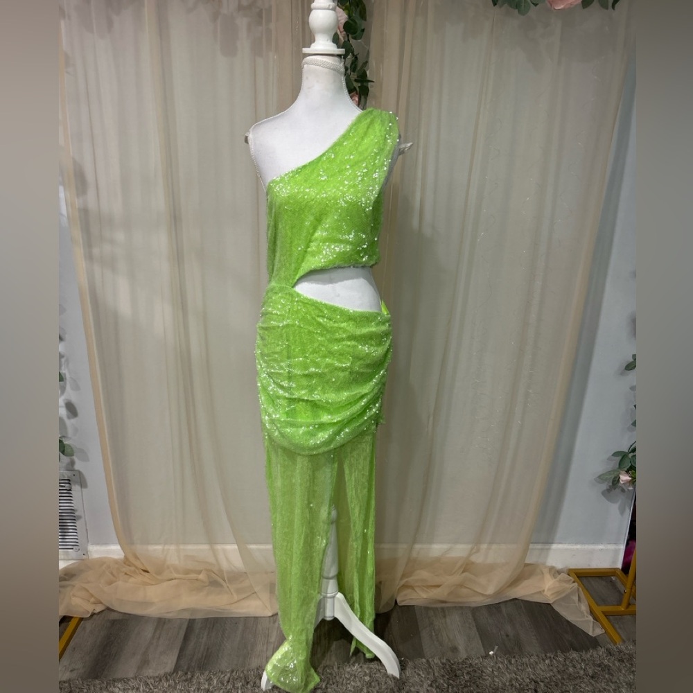 Luxxel Neon Green Sequin One Shoulder Cutout Maxi Dress NWT Glam Party Size  S